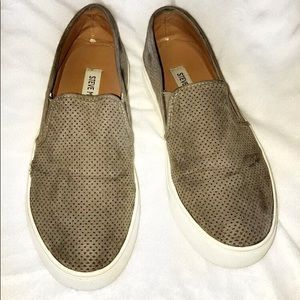 Steve Madden slip on grey shoes
